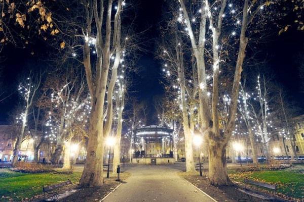 Slika PU_ZG/slike/dogadjaji/2017/30.11.Advent/advent-u-zagrebu.jpg